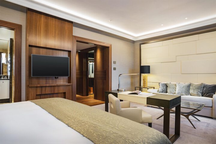 Room 54 of 208