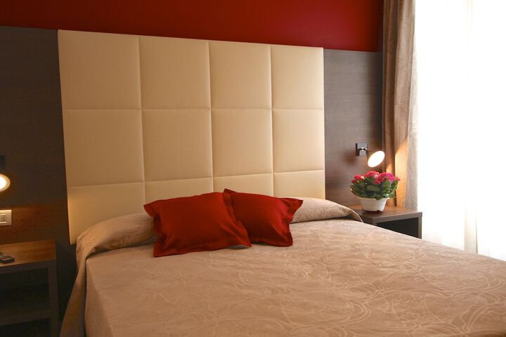 Room 3 of 27