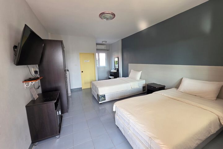 Room 14 of 27