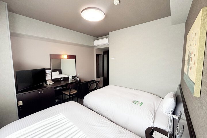 Room 11 of 47
