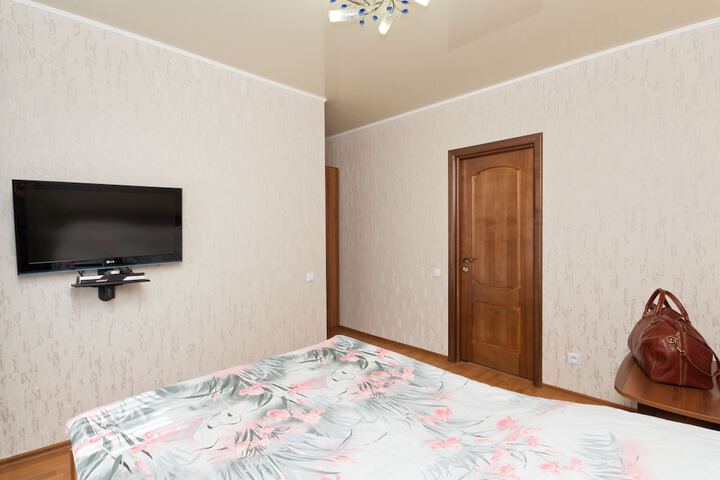 Room 5 of 76