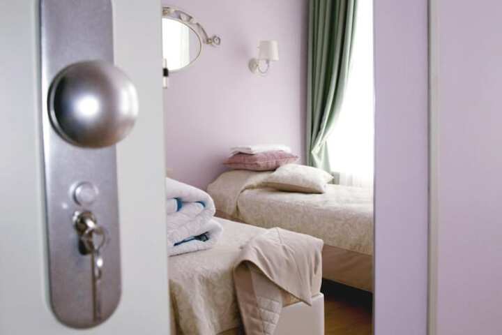 Room 21 of 48