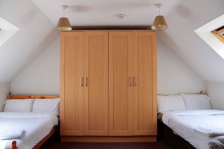 Room 5 of 14
