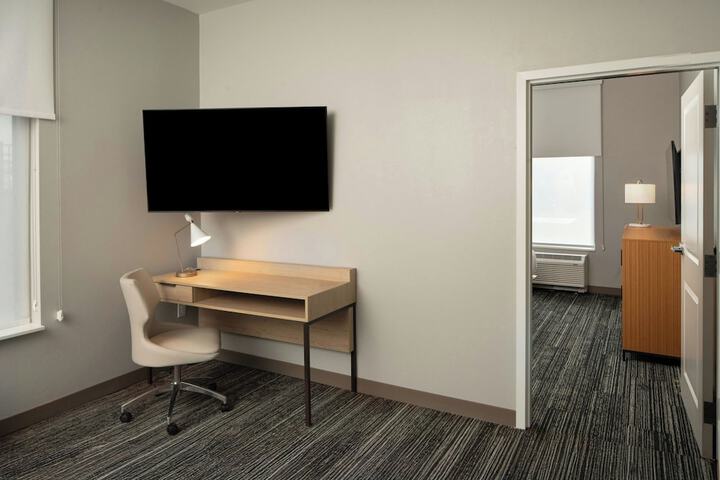 Room 7 of 16