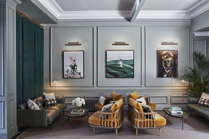 Entrance & Lobby