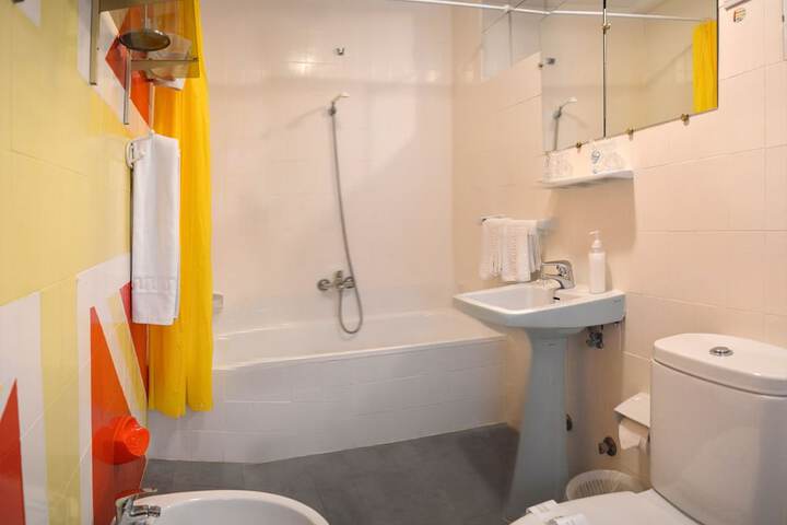Room 10 of 48