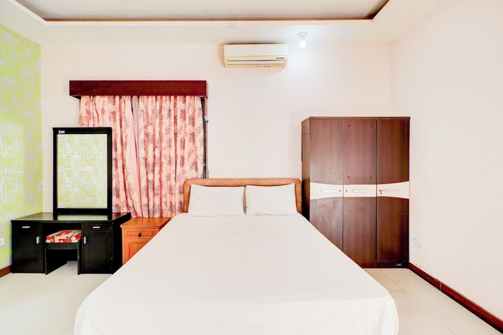 Room 15 of 46