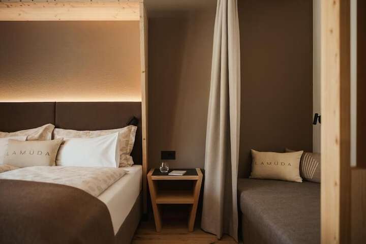 Room 5 of 36