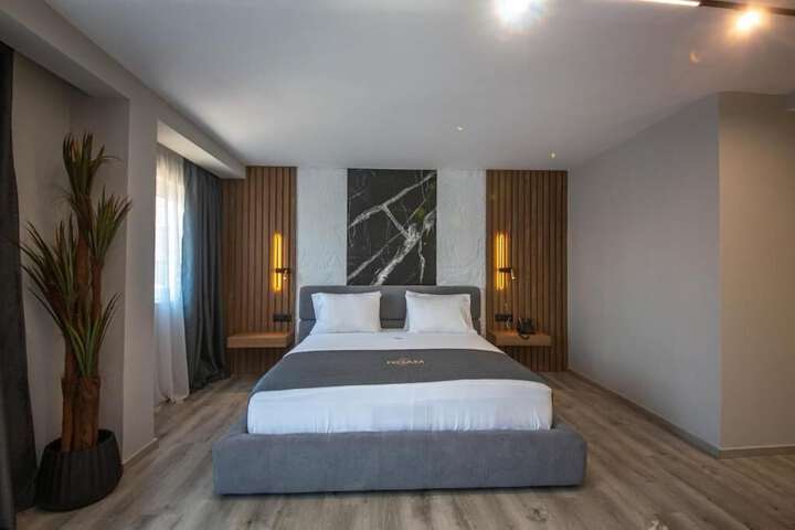 Room 44 of 93