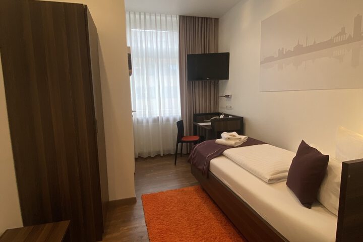 Room 15 of 47