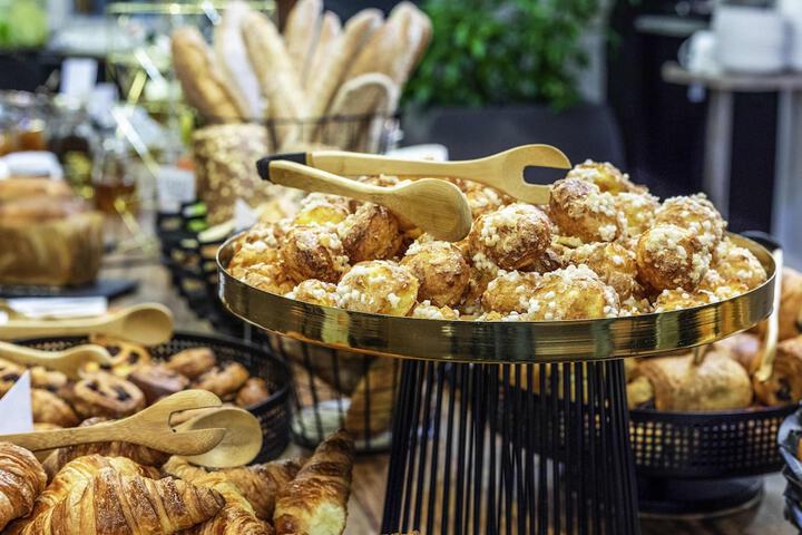 Breakfast/Coffee Service 60 of 105
