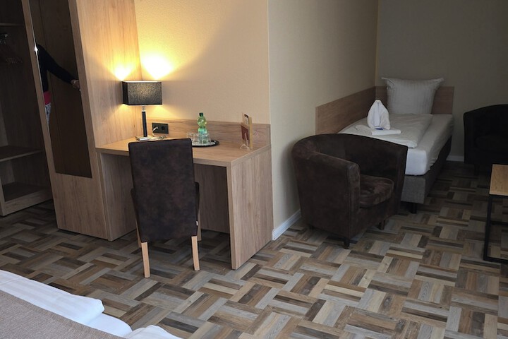 Room 10 of 46