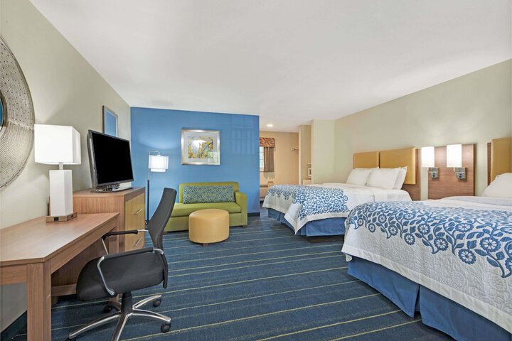 Double Accessible King Size Bed (4 of 5)