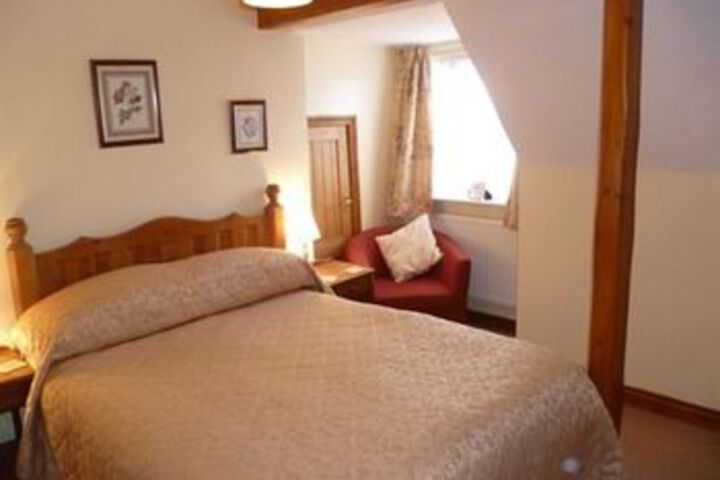 Room 7 of 11