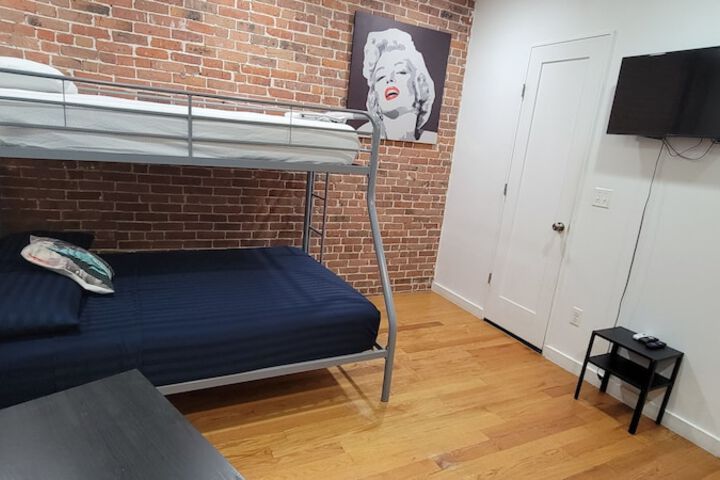 Room 27 of 69