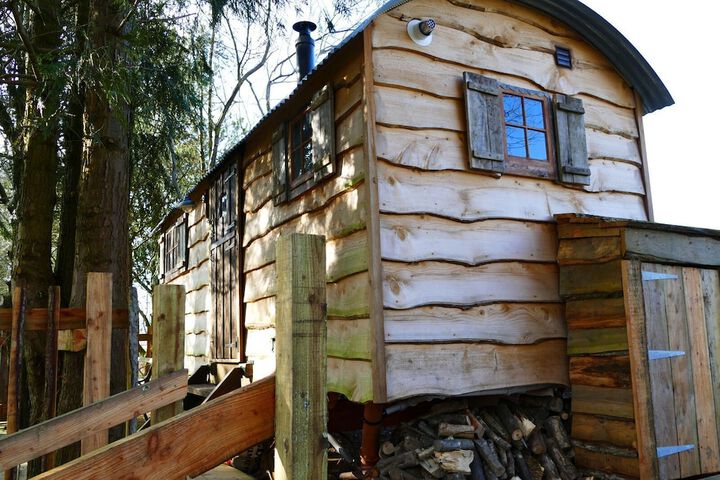 Room 9 of 178