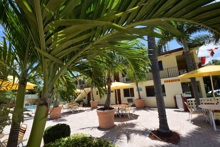 Hotel Exterior 49 of 60
