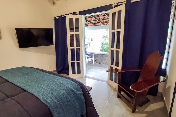Room 42 of 142