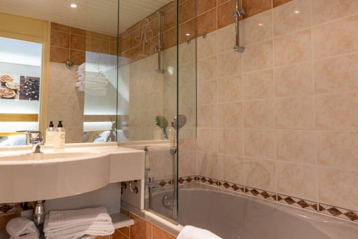 Clean Restrooms