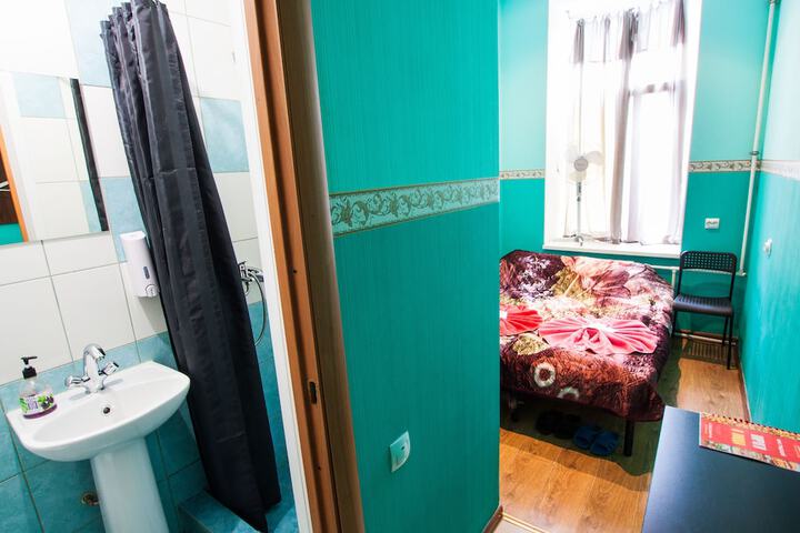Room 11 of 22