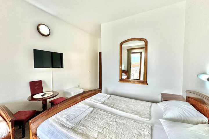 Room 22 of 85