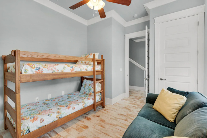 Room 3 of 9