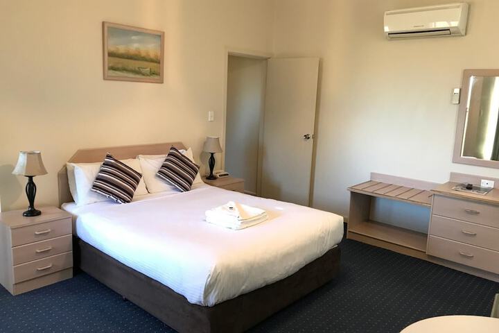Room 6 of 20