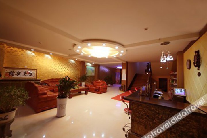 Longshun Hotel