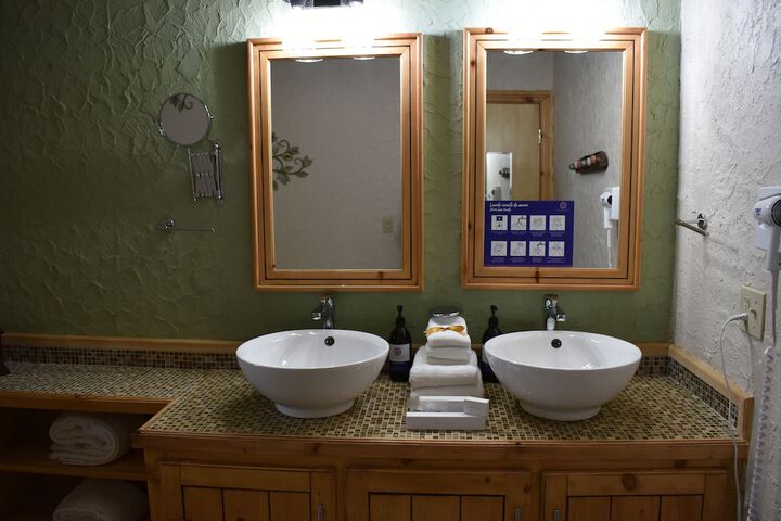 Room 110 of 146