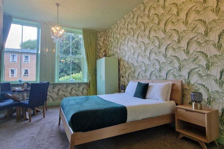 Room 43 of 99