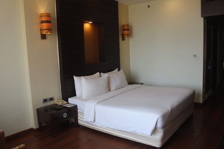 Room 11 of 53