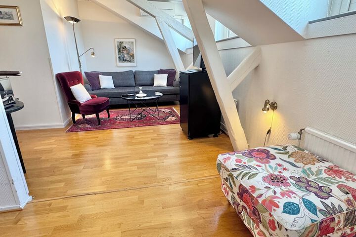 Room 70 of 212