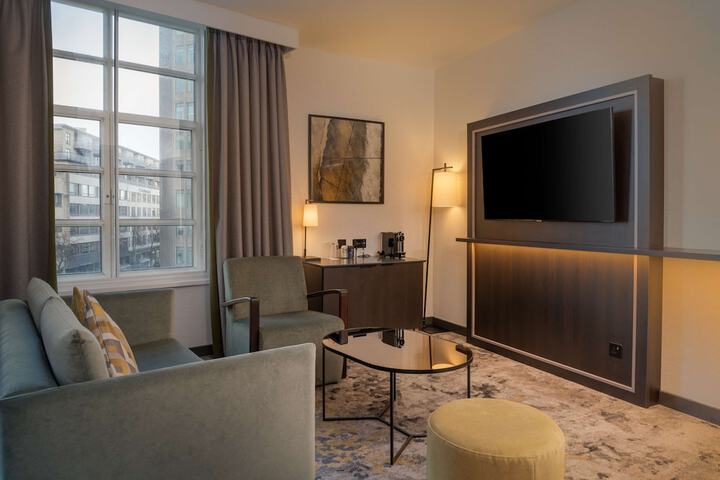 Room 30 of 177