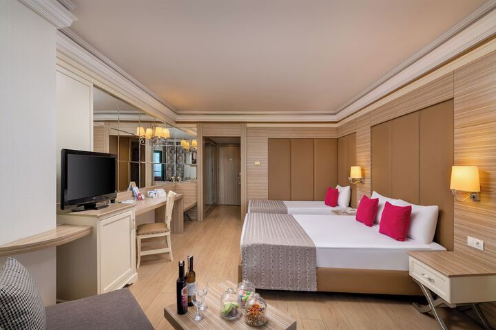 Room 5 of 113
