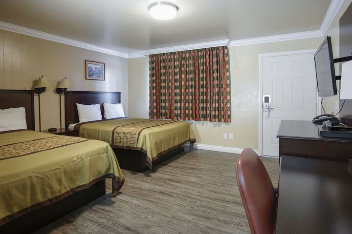 Room 34 of 90