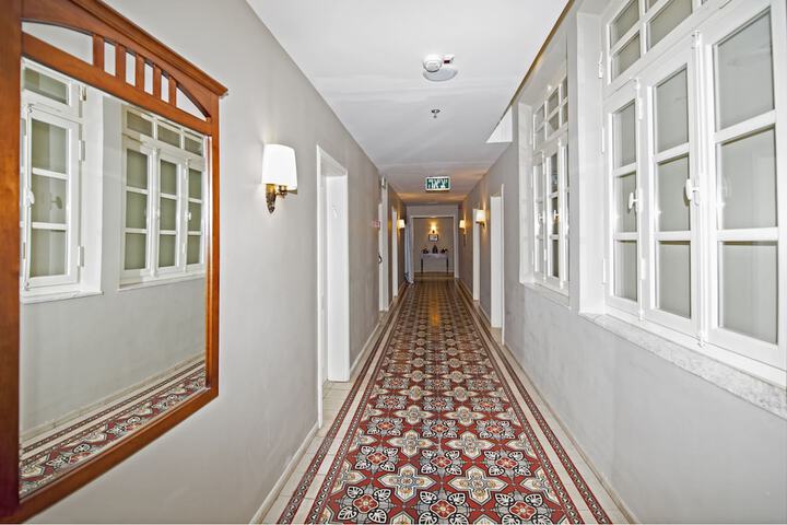 Ballroom/Hall 31 of 42