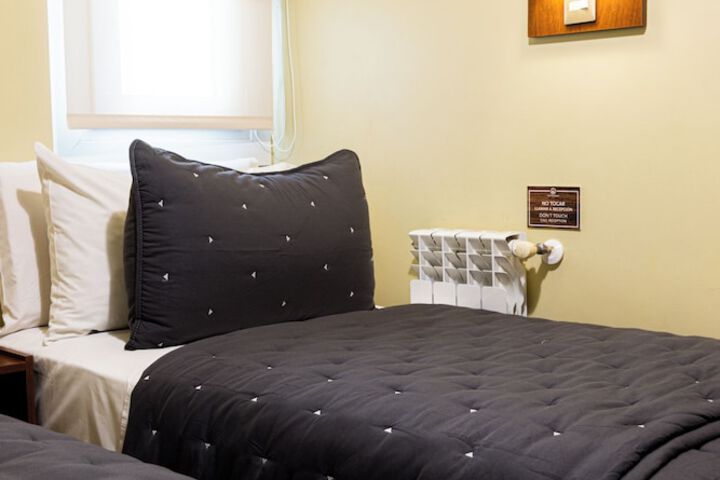 Room 12 of 90