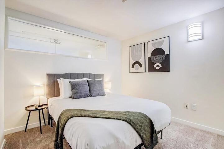 Room 45 of 194