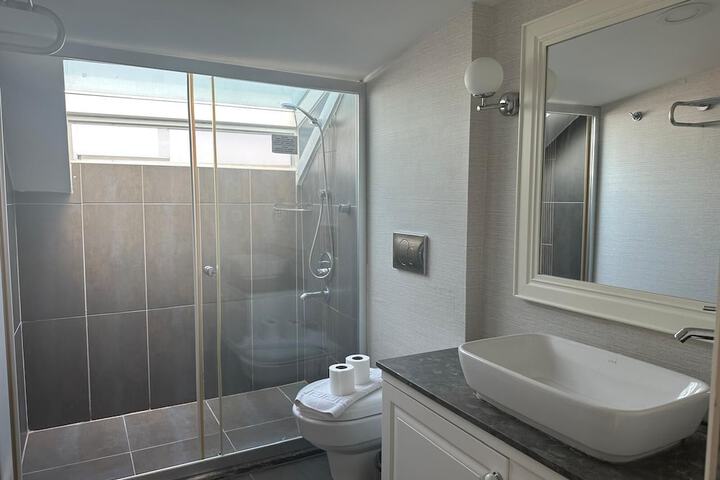 Clean Restrooms