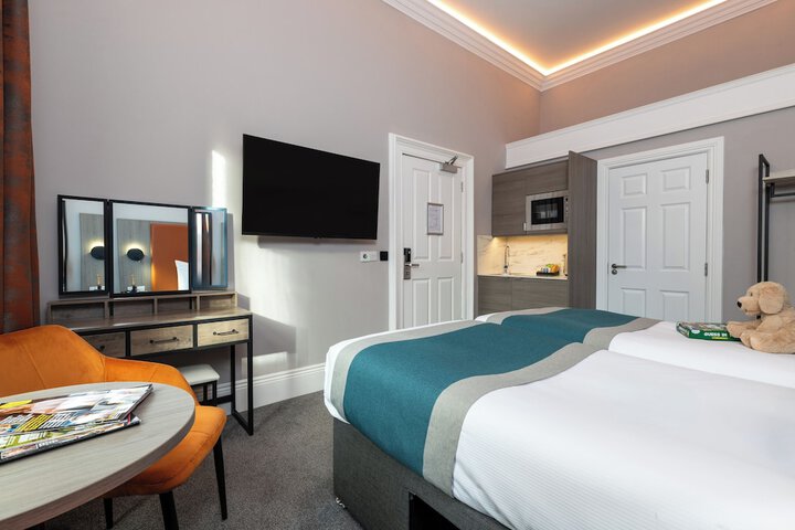 Room 15 of 163