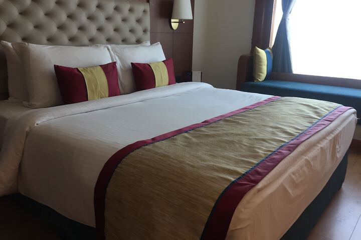 Room 11 of 31