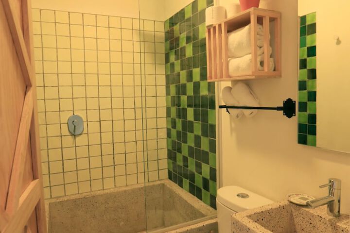 Room 35 of 48