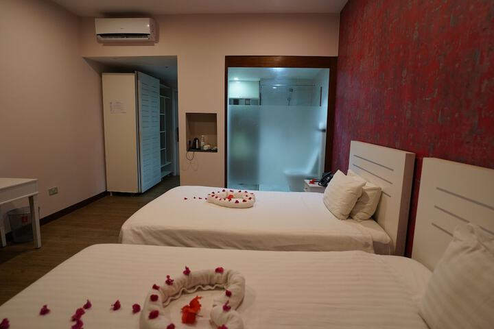 Room 7 of 56