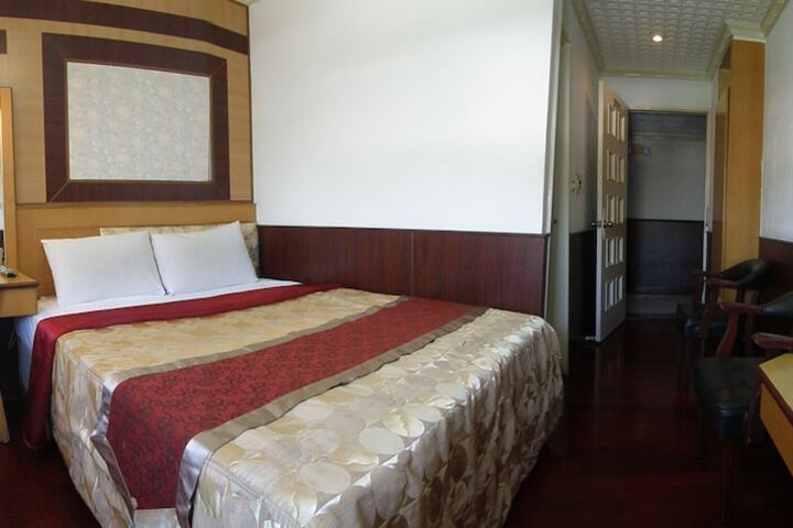 Room 20 of 36