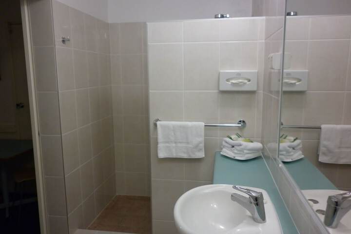 Room 15 of 23