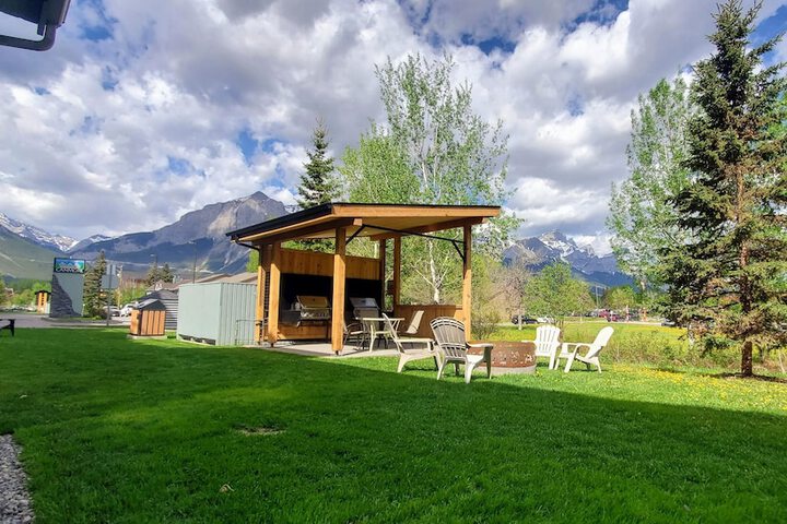 Property Grounds 25 of 31