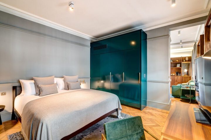Room 40 of 93