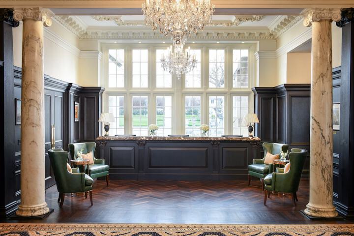 Entrance & Lobby
