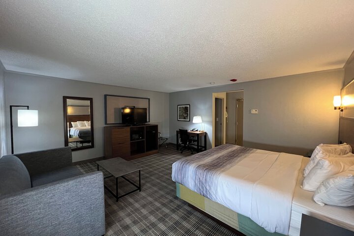 1 King Bed (1 of 13)