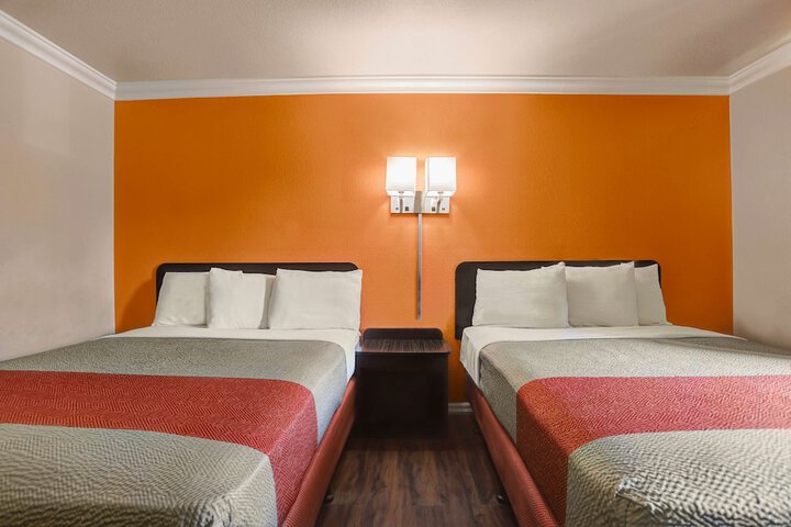 Room 8 of 24